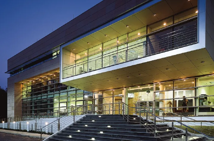 نظرات چند تن از قربانیانِ رفتار غیرقانونی دفتر ورشو؛ می‌گفتند این دادگاه بردنی نیست اما…